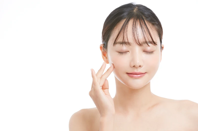 なのはな耳鼻咽喉科でフォトフェイシャルの施術を受けた女性
